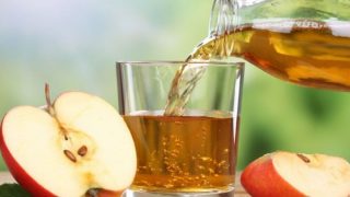Les bienfaits du vinaigre de cidre pour l’équilibre acide-base Le vinaigre de cidre grâce a ses bienfaits permet de rétablir l'équilibre acide-base du corps